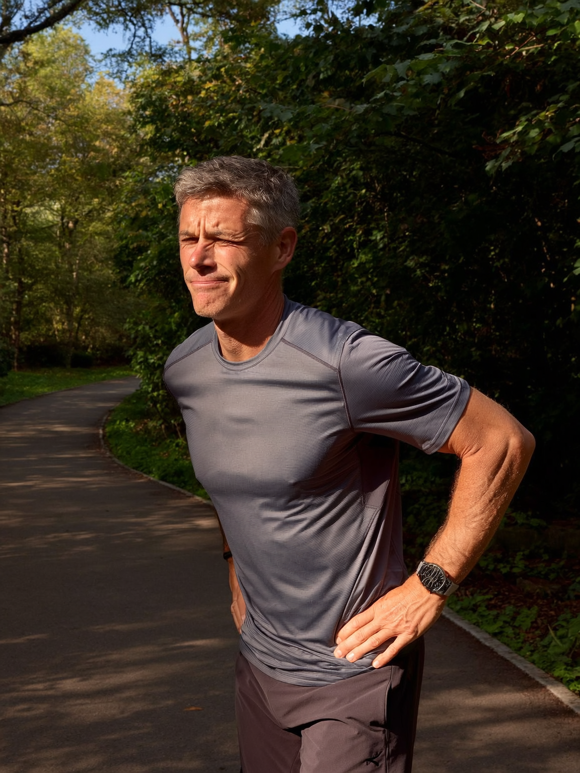 Desconforto e dor na parte frontal do quadril (dor localizada no bolso da frente da calça)