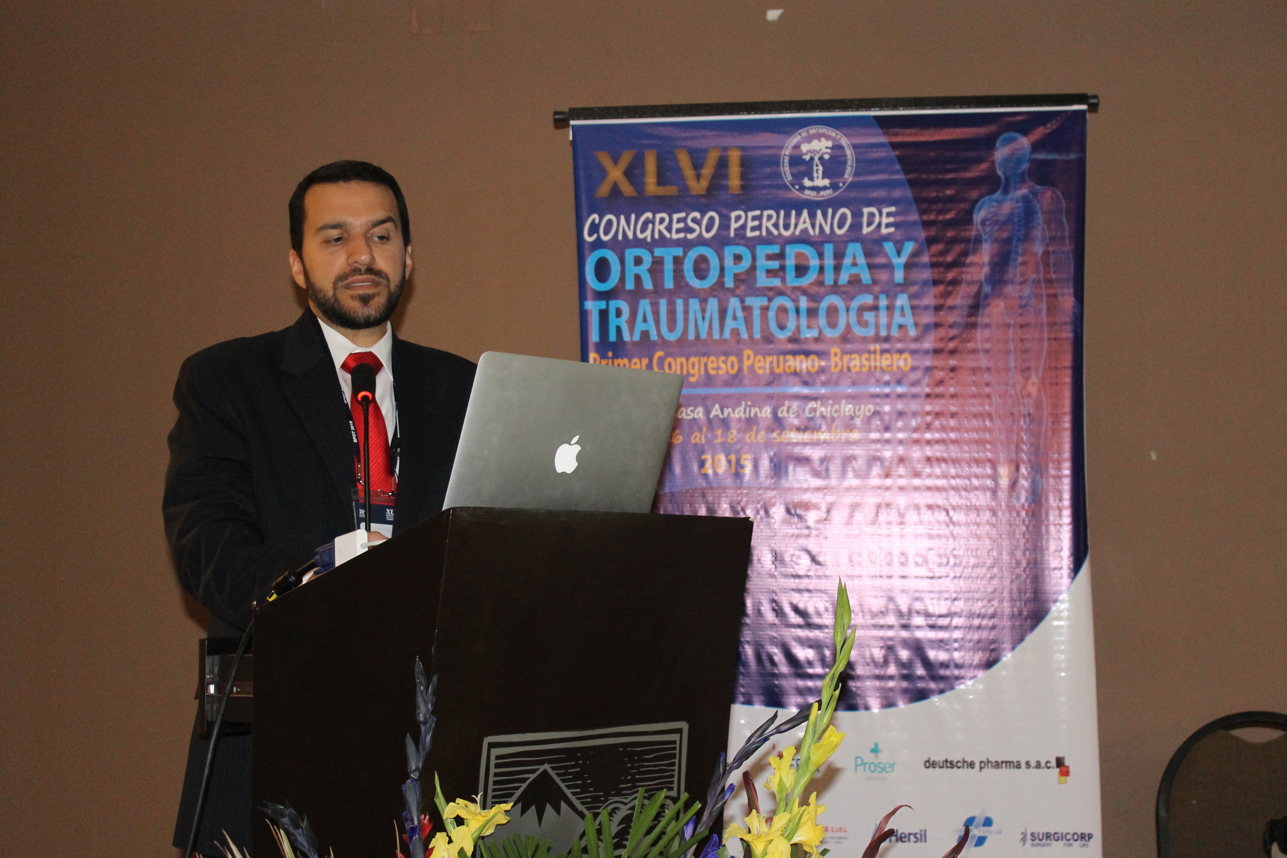 Apresentação Dr. David Gusmão no módulo de Preservação de Quadril no Congresso Nacional do Perú em setembro de 2015 na cidade de Chiclayo.