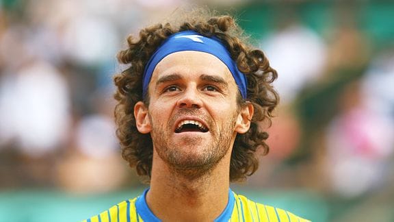 Guga faz nova cirurgia no quadril e tem expectativa de jogar sem dores